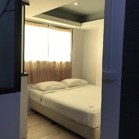 Rod Fai Fah Apartment Bangkok Eksteriør billede