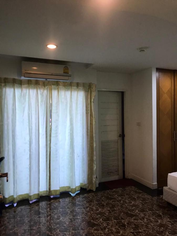 Rod Fai Fah Apartment Bangkok Eksteriør billede