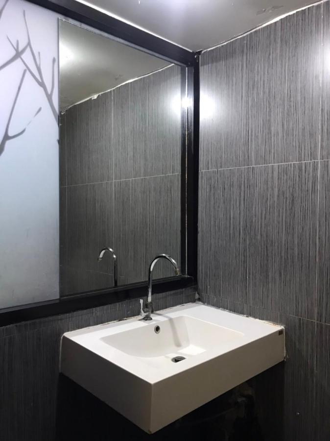 Rod Fai Fah Apartment Bangkok Eksteriør billede